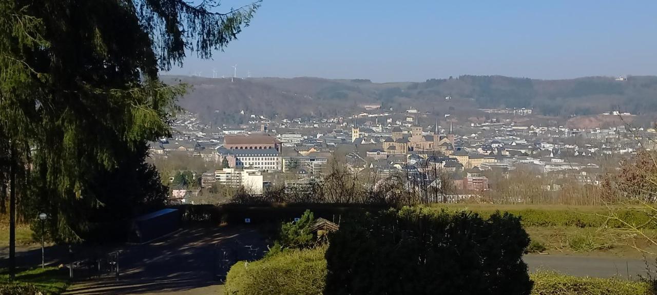 Ferienwohnungen Petrisberg トリーア エクステリア 写真
